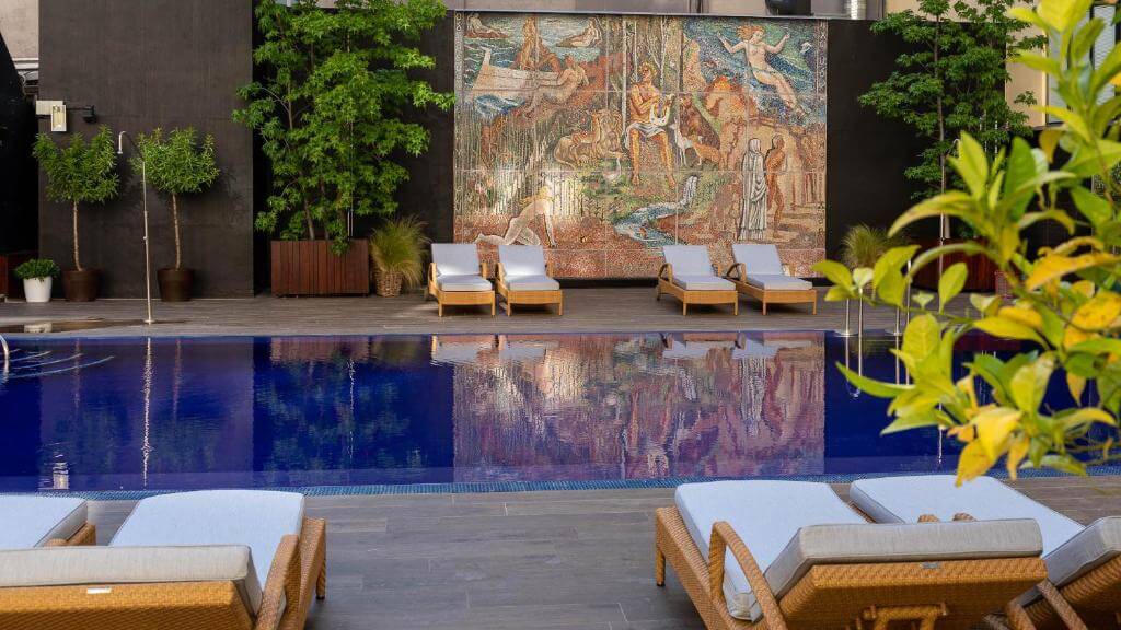 hotel wellington pool