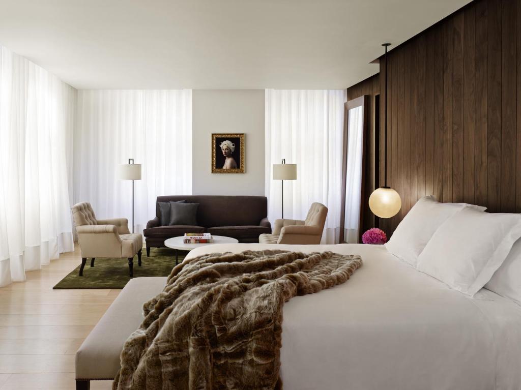 The London edition bedroom