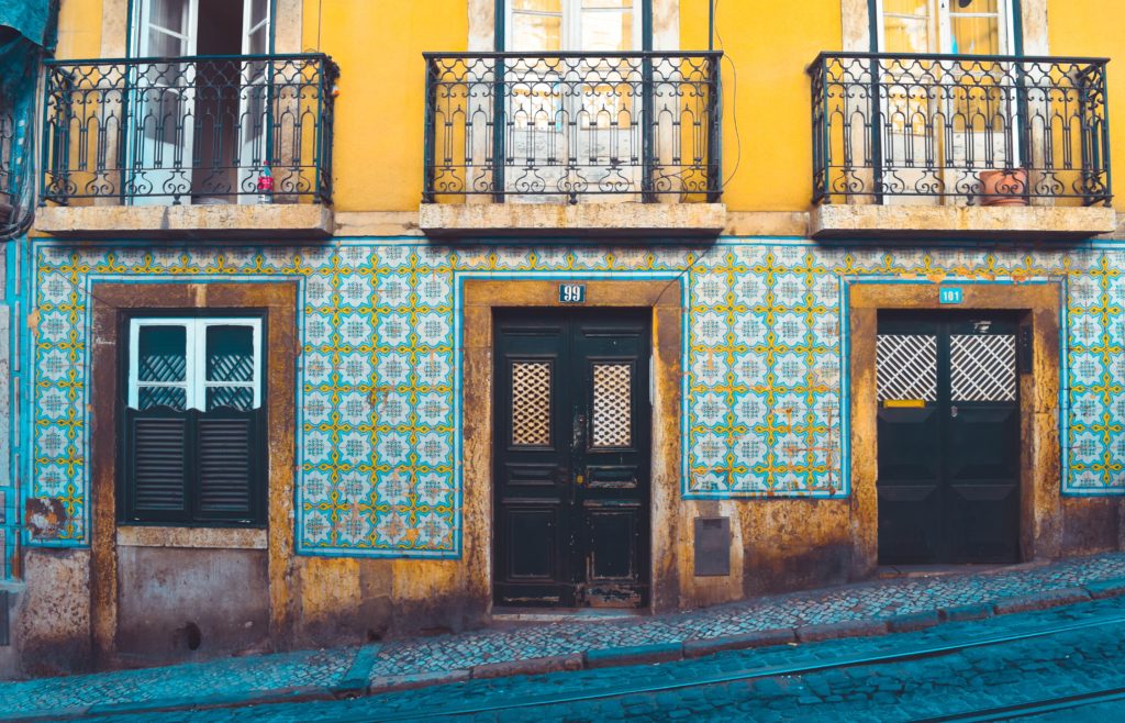 Calle típica de Lisboa