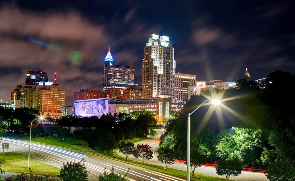 Luces de la ciudad en Raleigh