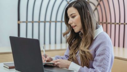 How to choose the best online travel booking tool & what to look for