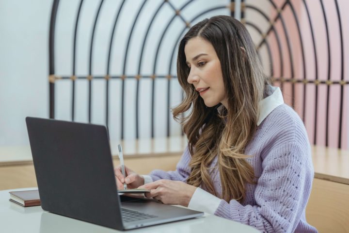 How to choose the best online travel booking tool & what to look for
