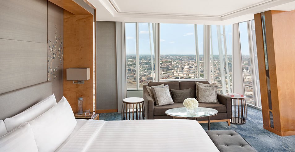 Shangri La London bedroom