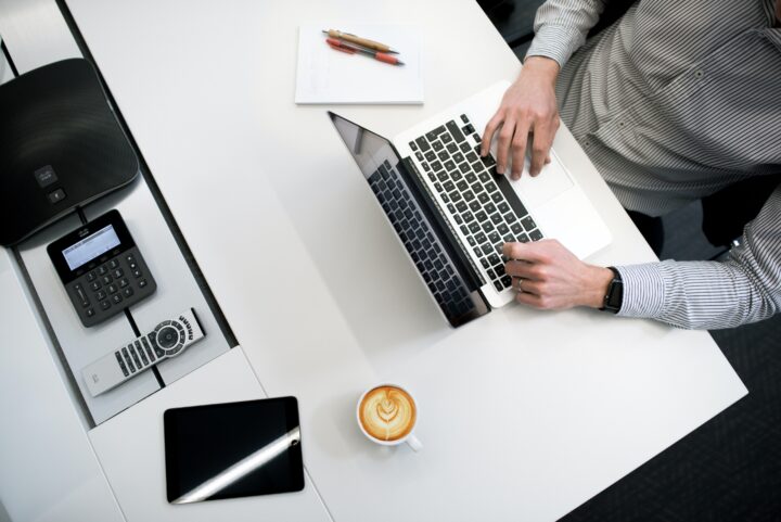 9 ways your company can save money on business travel