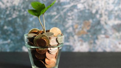 10 Möglichkeiten, wie Ihr Unternehmen Geld bei Geschäftsreisen sparen kann