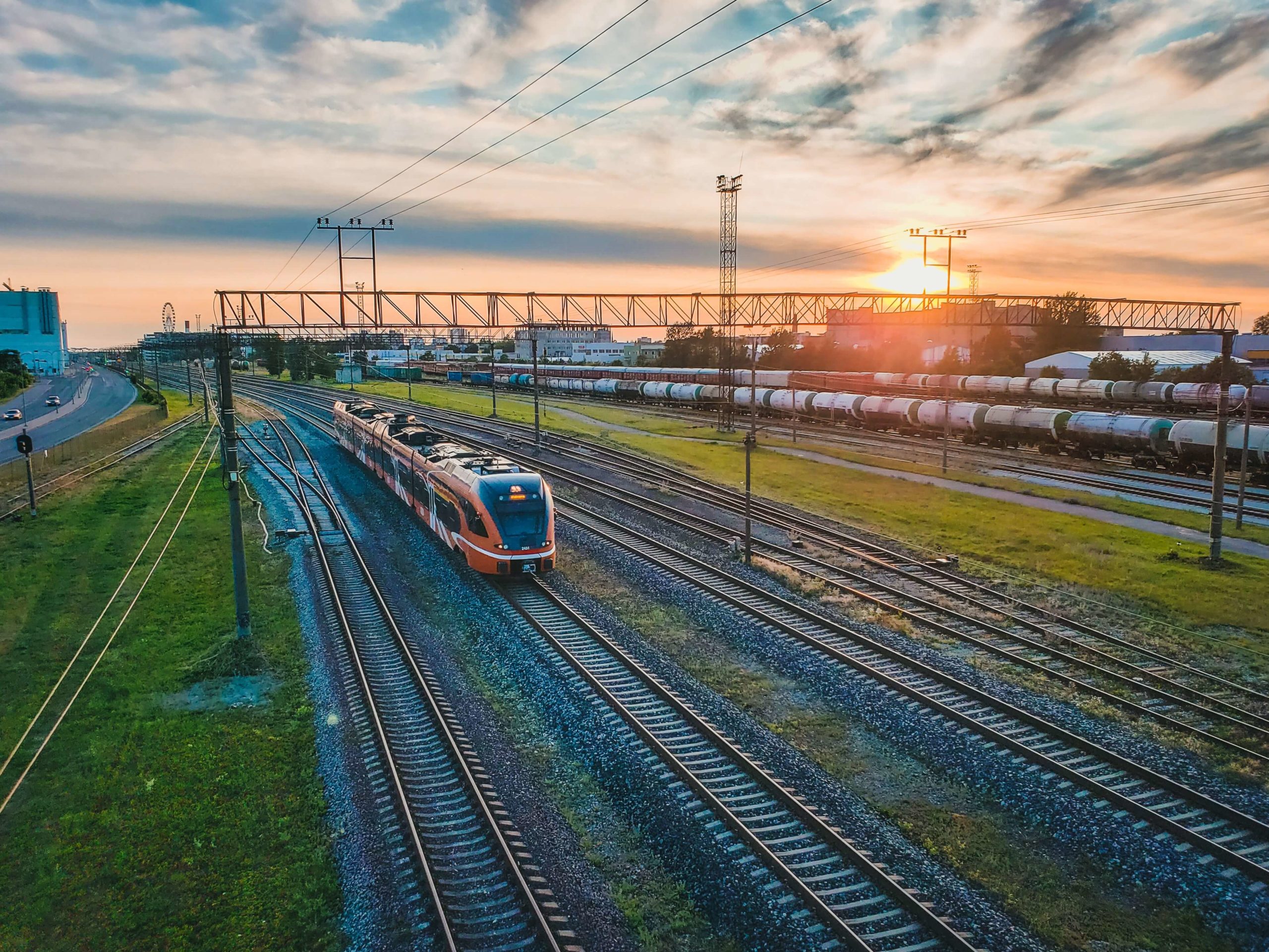 8 Key Benefits of Business Train Travel | TravelPerk