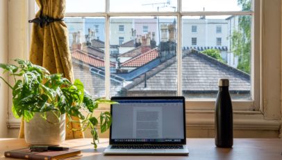 28 estadísticas sobre la productividad al trabajar desde casa [actualización de 2022]